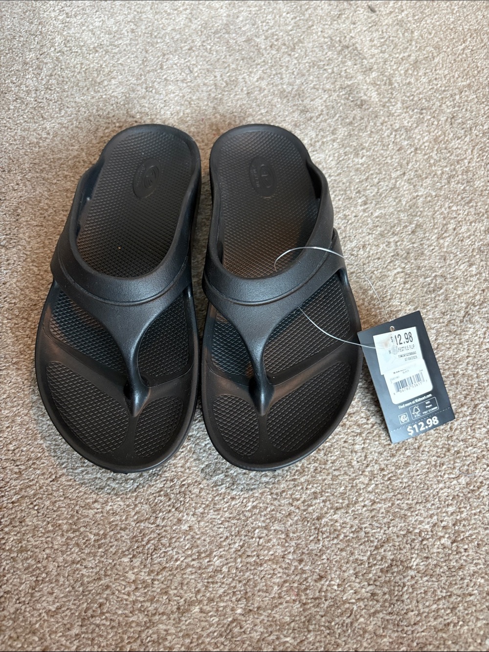 Athletic Works recovery flip flops Black Women's Sandals size 10
